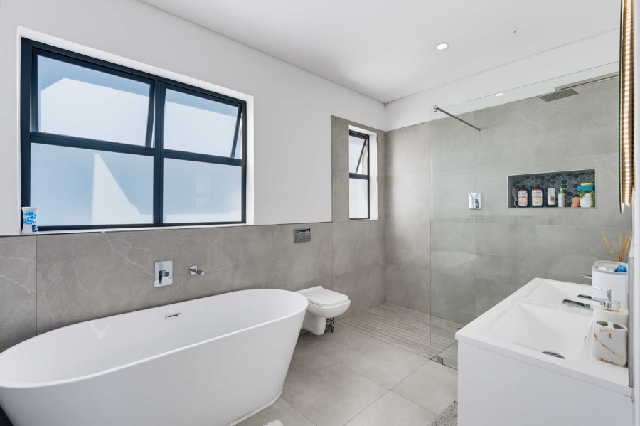 4 Bedroom Property for Sale in Sandown Western Cape
